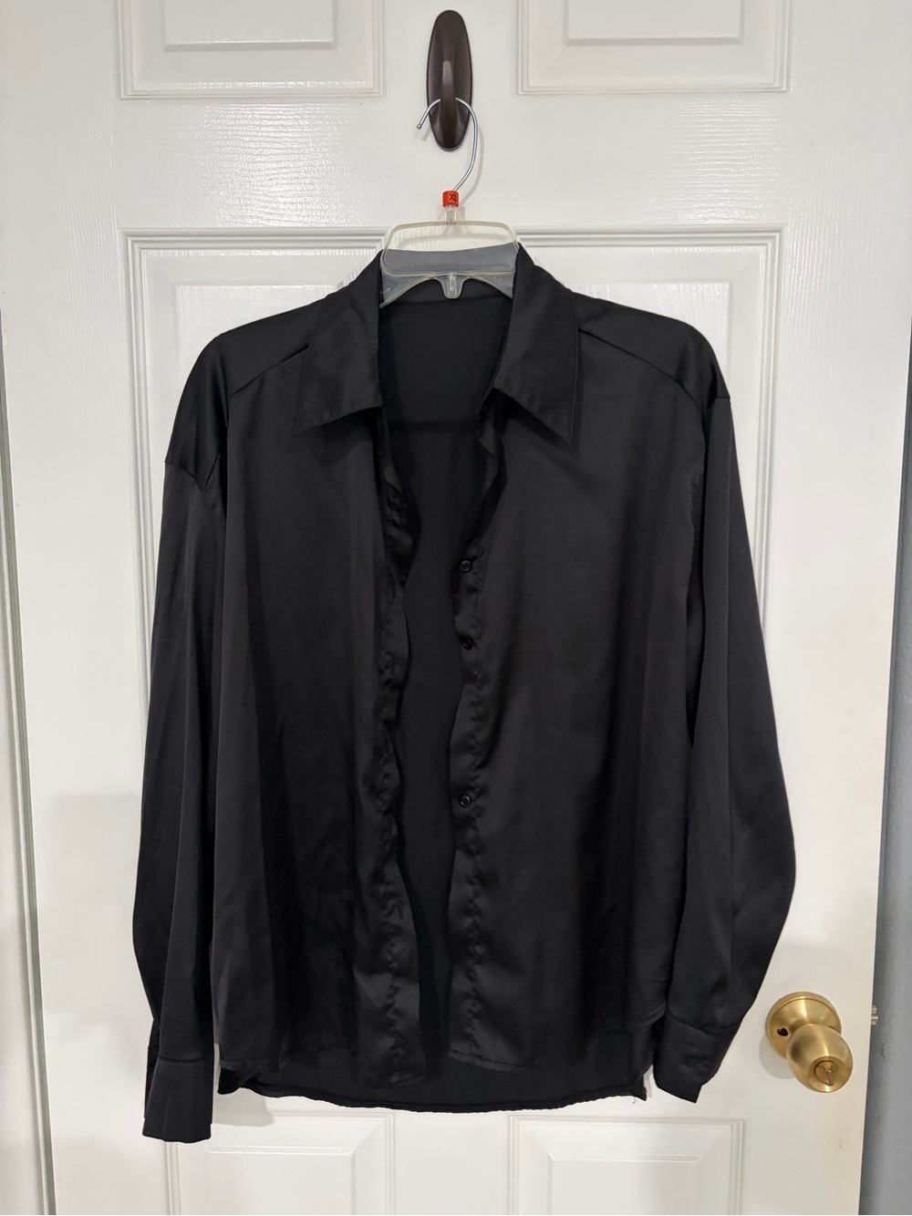 Men's Black Long-Sleeve Dress Shirt - Classic Button-Up